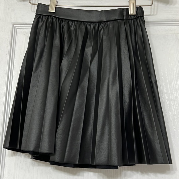 Zara black skirt, new with tags - Picture 3 of 5